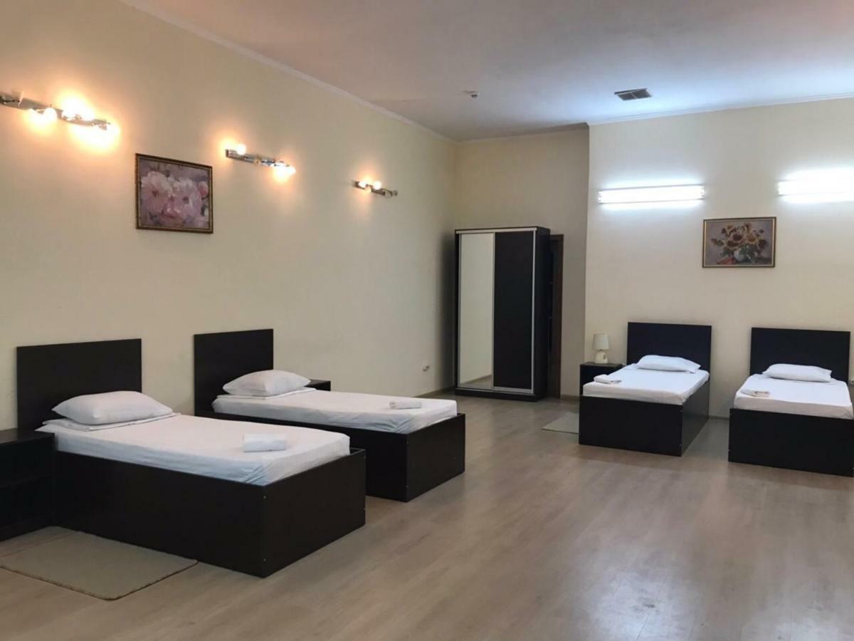 Mini-Hotel Verhovina Kiev Esterno foto