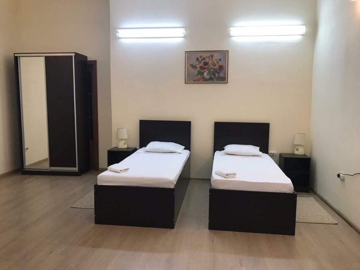 Mini-Hotel Verhovina Kiev Esterno foto